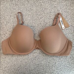 NWT SKIMS FITS EVERYBODY T-SHIRT BRA - SIENNA  - SIZE: 38B